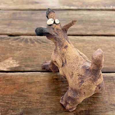 Mini hund, skulptur keramikk 13 cm lang