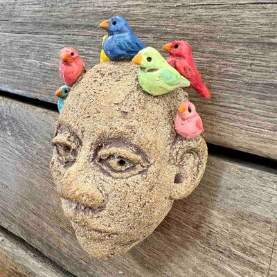 Fugle-hode, skulptur vegg, keramikk ca 10x7.5 cm