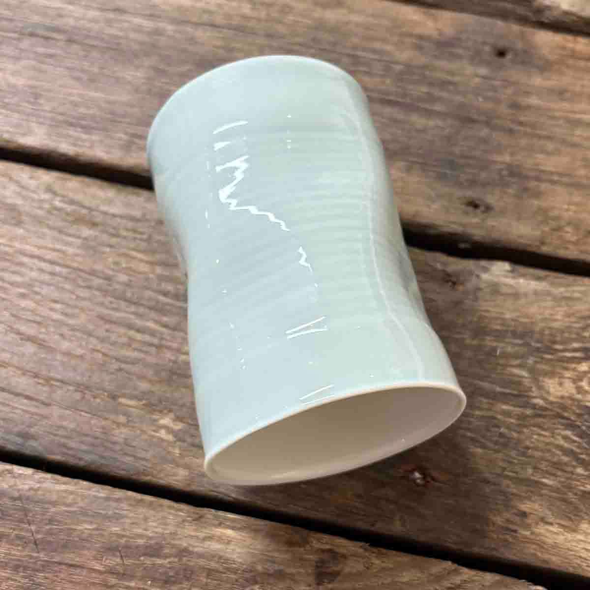 Chanel bags, krus porselen 10 cm (lyseblå)